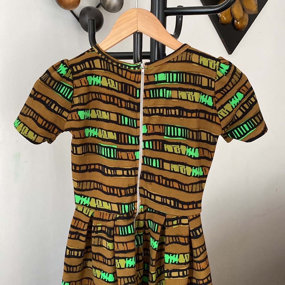 LulaRoe Multicolor Dress Small Abstract Roundneck Short-sleeved with Pockets - Picture 3 of 5